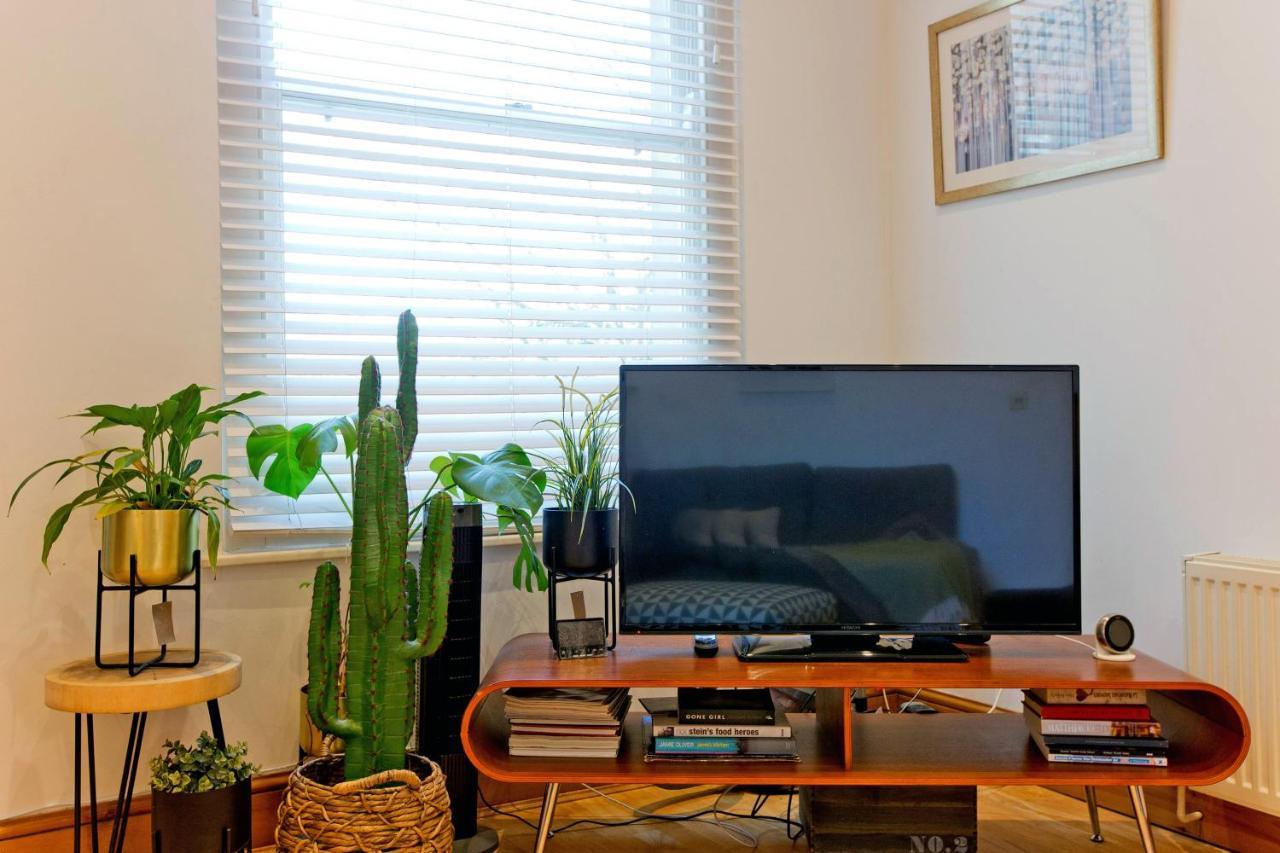 Spacious Highbury Fields 1 Bedroom Apartment - Parking By Request London Exterior photo